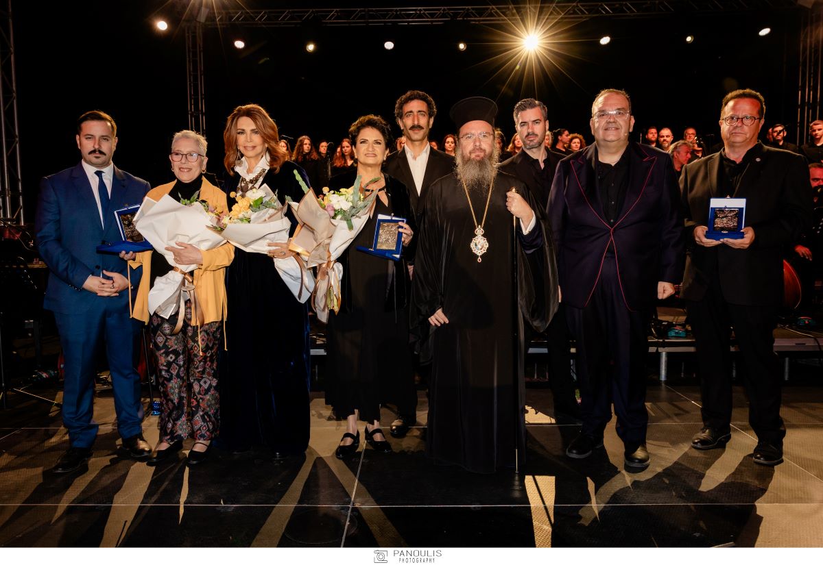 Χρήστος Ζήσης, Λίνα Δημοπούλου, Μιμή Ντενίση, Αλκηστις Πρωτοψάλτη, Γιάννης Διονυσίου, Μητροπολίτης Αιτωλίας και Ακαρνανίας κκ. Δαμασκηνός, Γιάννης Τσιμιτσελης, Ανδρέας Κατσιγιάννης, Σπύρος Χολέβας
