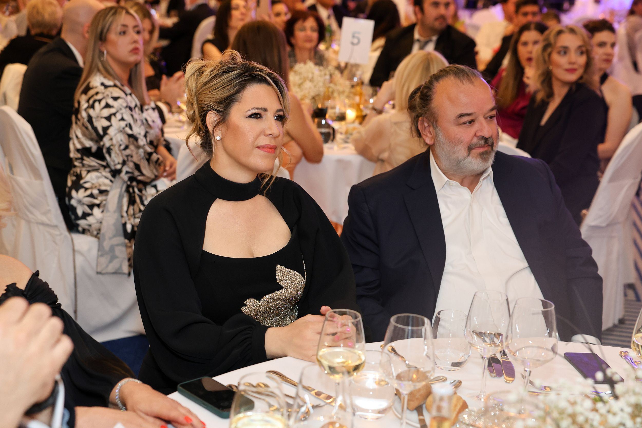 Ο σημαντικός χορηγός της βραδιάς, ο επιχειρηματίας Μάριος Ηλιόπουλος με τη σύζυγό του Άννα Ηλιοπούλου