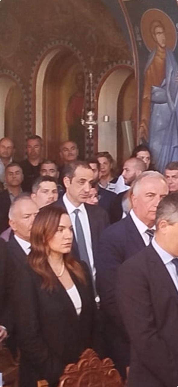 Ο Γρηγόρης Δημητριάδης και μπροστά η Όλγα Κεφαλογιάννη
