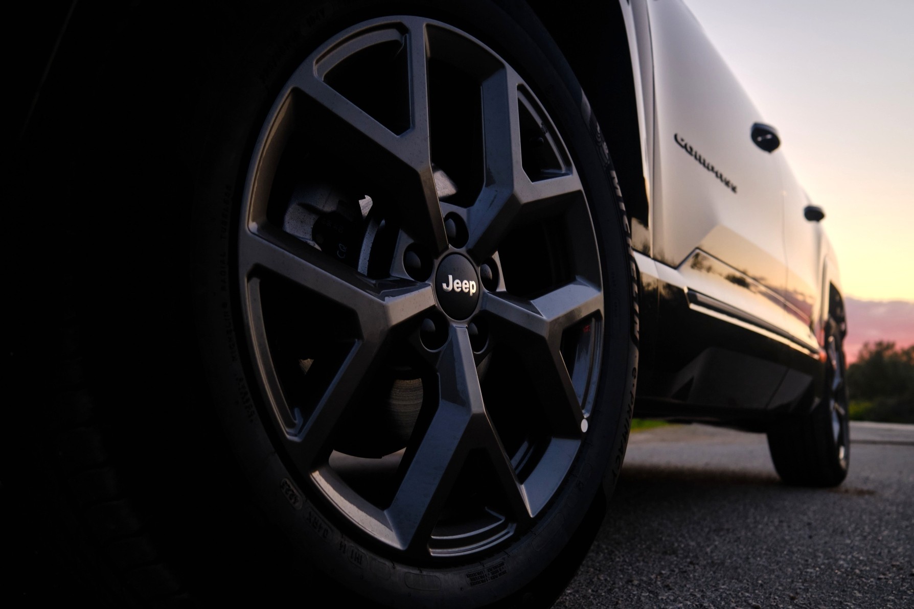 Jeep Compass: Επιβλητική σχεδίαση