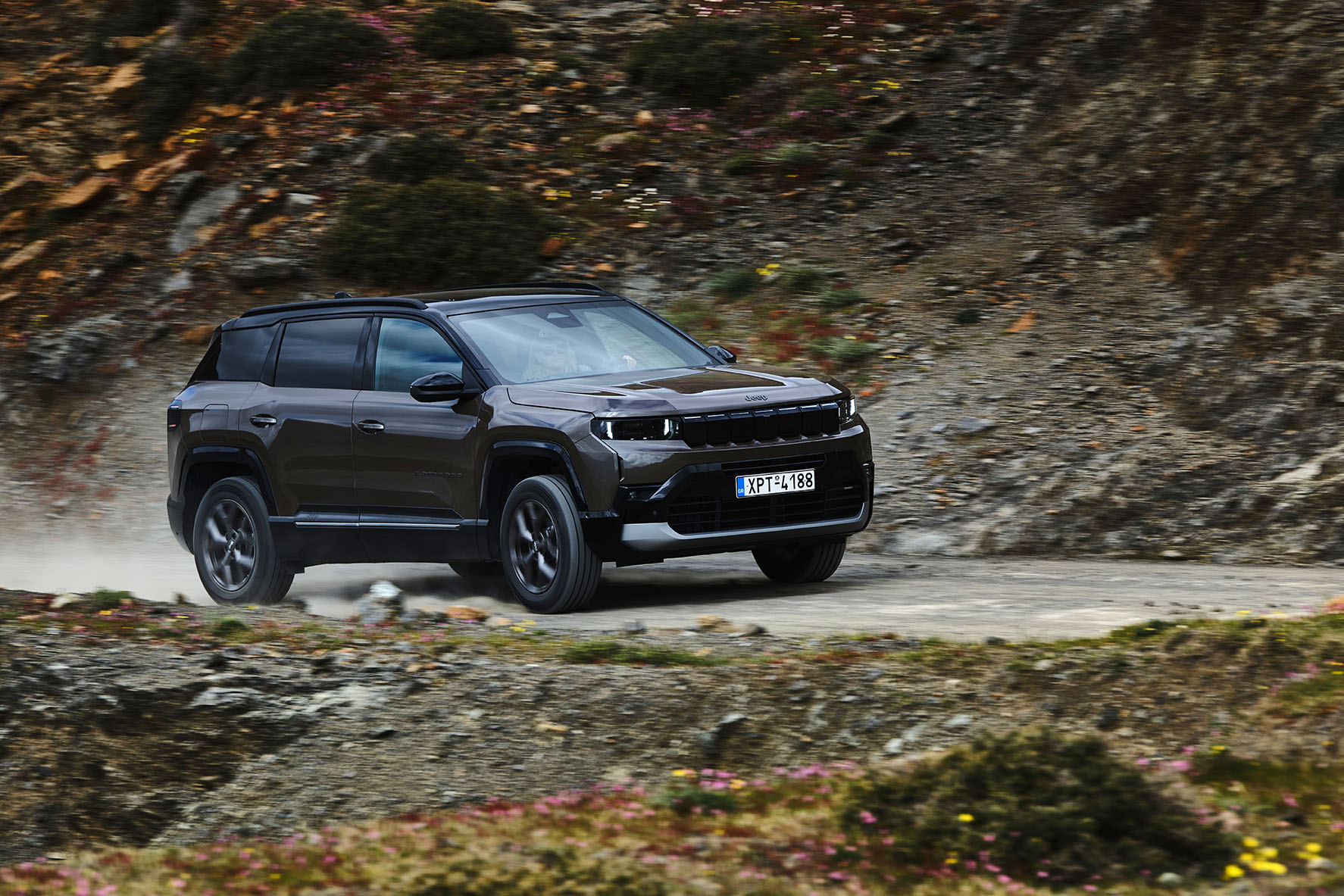Jeep Compass: Επιβλητική σχεδίαση