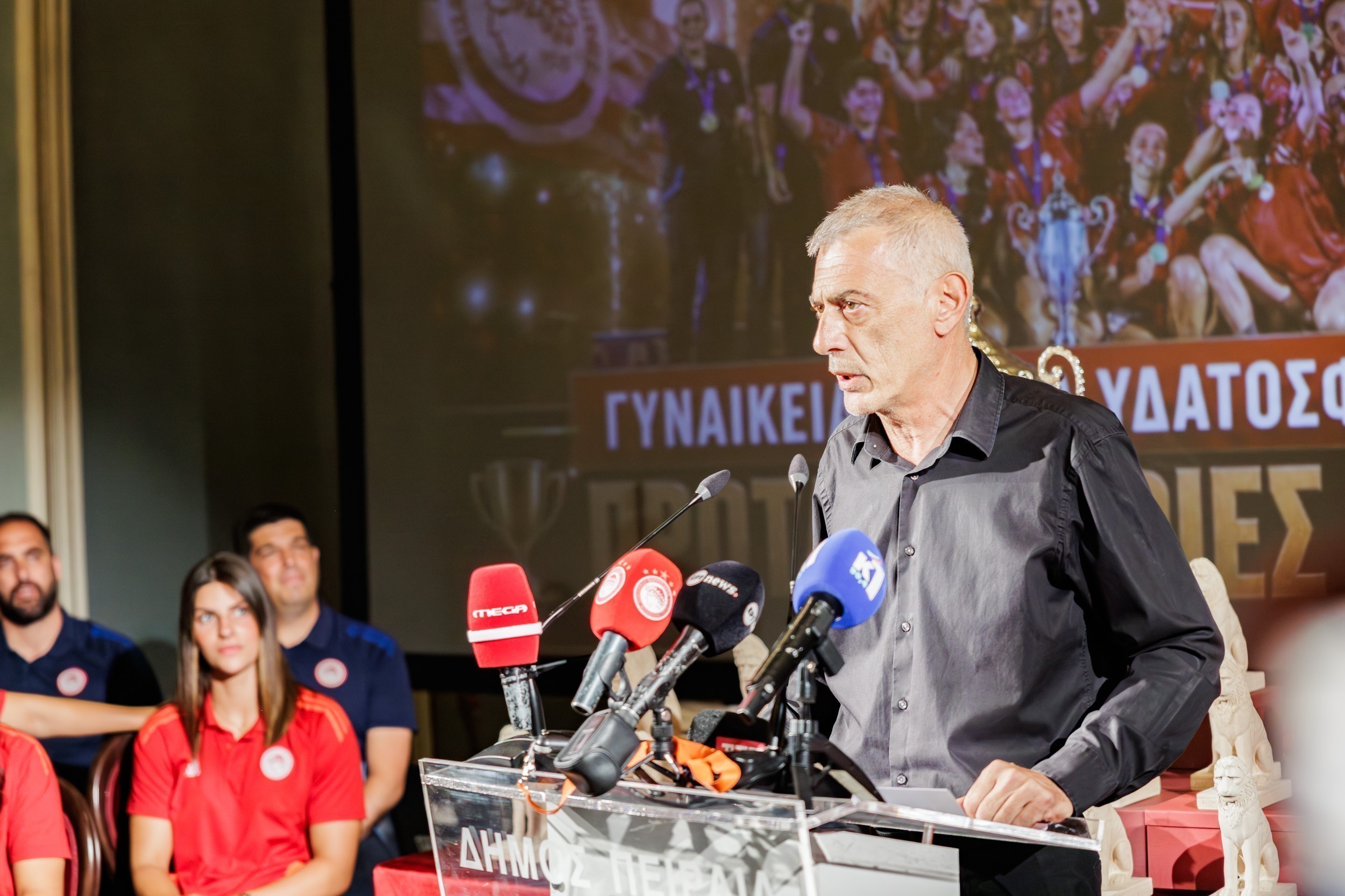 Ο Δήμαρχος Πειραιά, Γιάννης Μώραλης