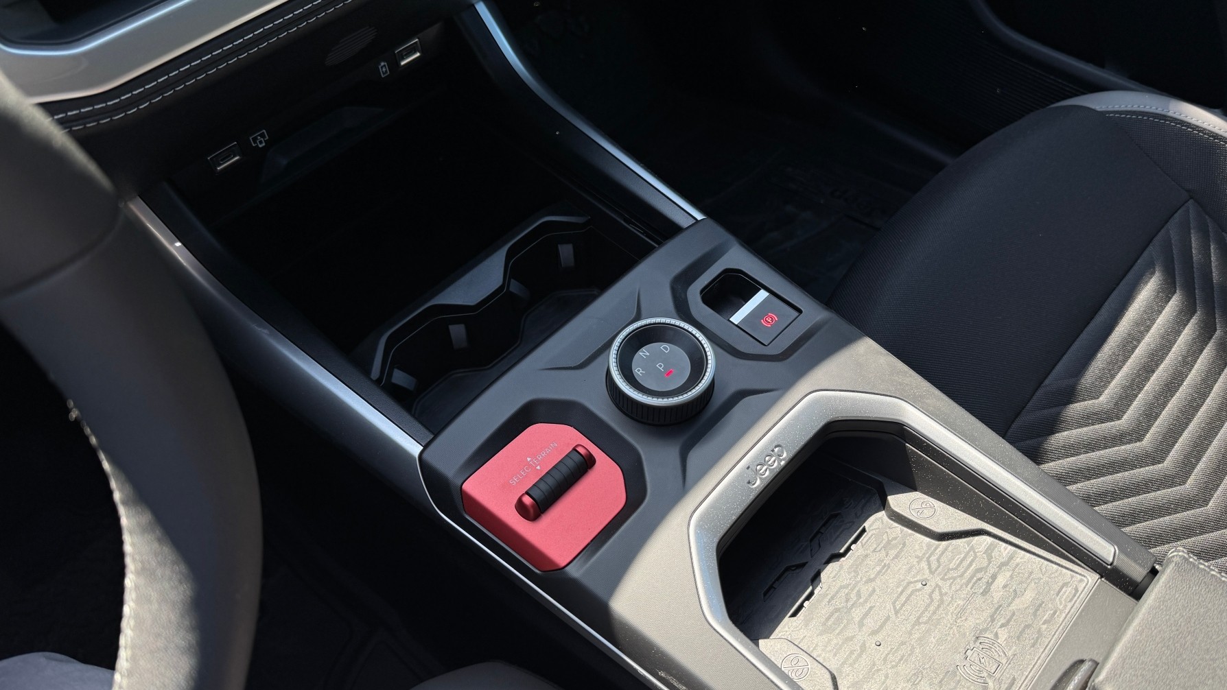 Jeep Compass: Πλούσιος εξοπλισμός σε όλες τις εκδόσεις