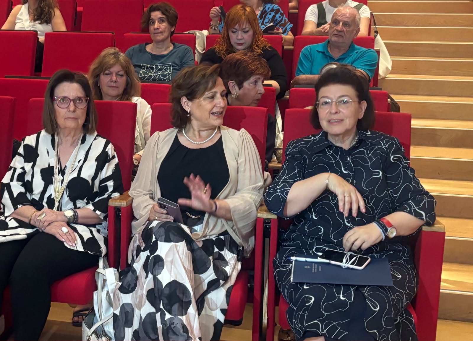Η υπουργός Πολιτισμού Λίνα Μενδώνη και η γενική γραμματέας του υπουργείου Πολιτισμού Ολυμπία Βικάτου