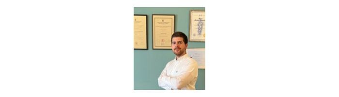 Νικόλαος Κωστακόπουλος, MD, PHD, FEBU, Χειρουργός Ουρολόγος-Ανδρολόγος, Εξειδικευμένος στη Ρομποτική Ουρολογία, Επιμελητής A΄ Ουρολογικής Κλινικής Metropolitan General, Διδάκτωρ Πανεπιστημίου Αθηνών ΕΚΠΑ, επίτιμος συνεργάτης Πανεπιστημίου Αμπερντίν