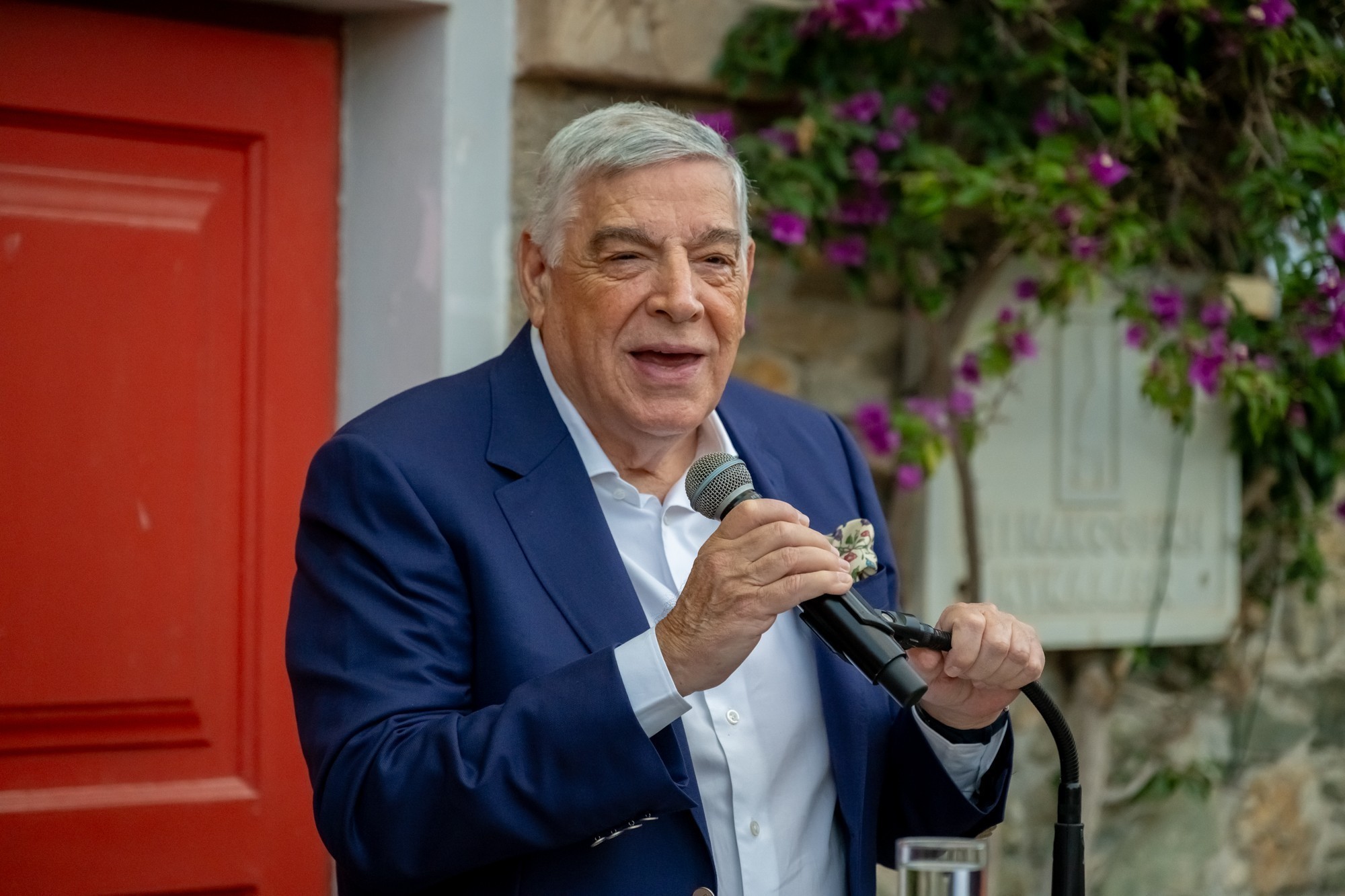 Αντώνης Κομνηνός