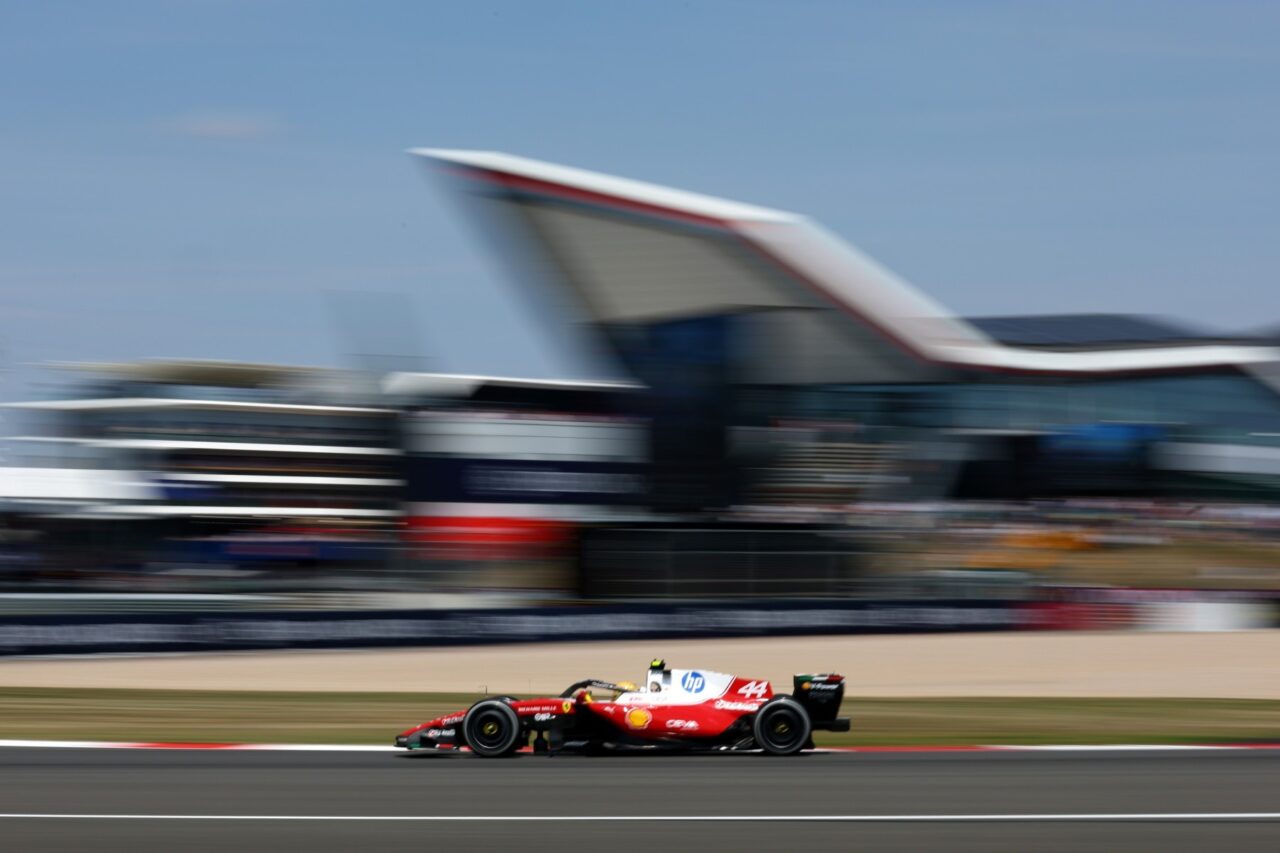 Ο Βρετανός ήταν ταχύτερος position στο Sprint Qualifying για μόλις 0,011 δευτερόλεπτα από τον Κίμι Αντονέλι της Mercedes