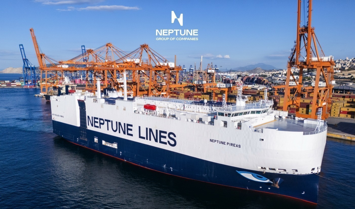 Το Neptune Pireas της Μελίνας Τραυλού πραγματοποίησε την πρώτη του προσέγγιση στο ιστορικό λιμάνι του Πειραιά