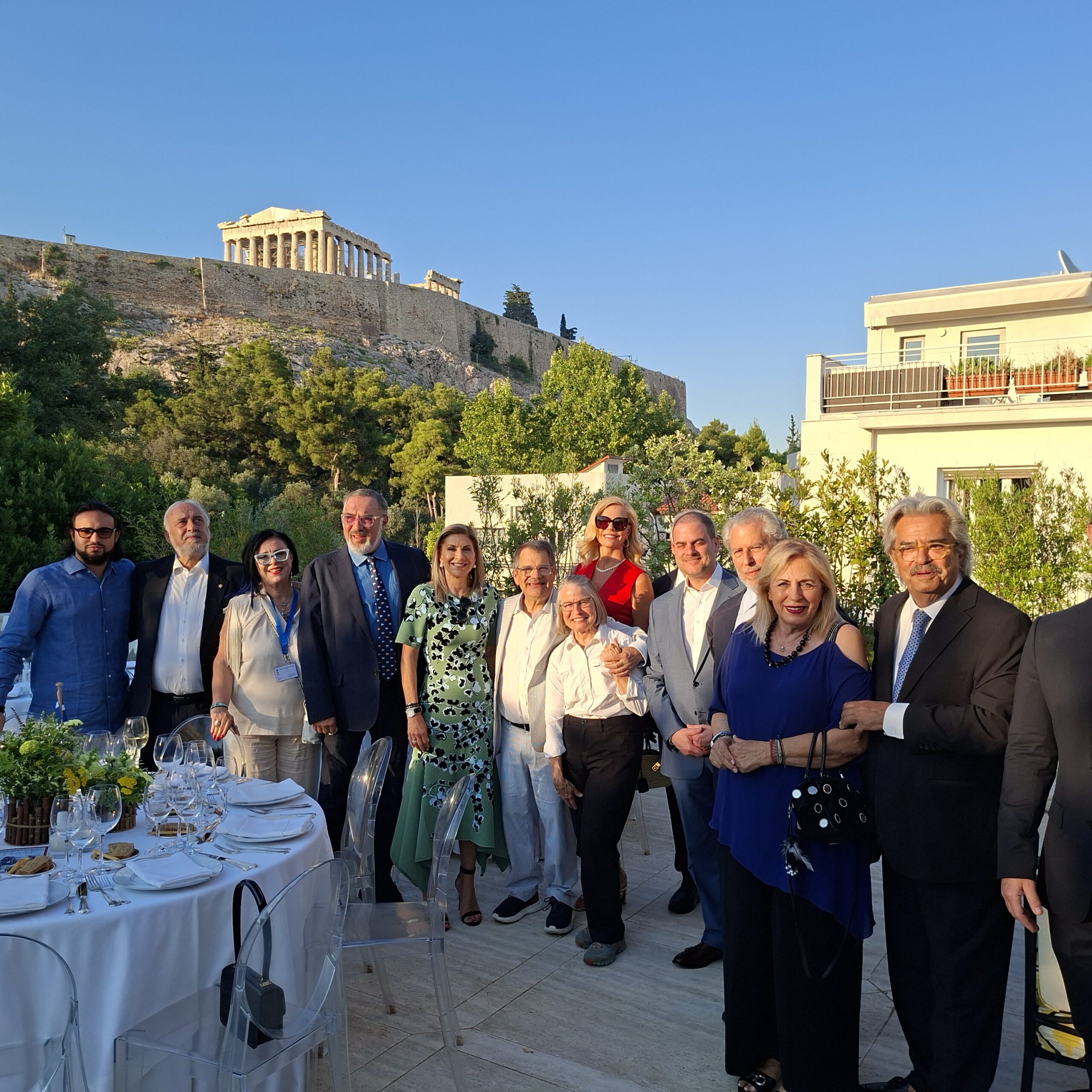 Παναγιώτης Τσάκος, Γιώργος Καλαντζής, Κορίνα Λαζάρου, Νίκος Τσάκος, Αλεξάνδρα Πάλλη-Γιαννακοπούλου, Γκάς Μπιλιράκης, Έμυ Λιβανίου, Πέτρος Παππας, Γιάννης Σαρακάκης, Βίλλυ Παναγιωτίδης, Βίκυ Παλαιολόγου, Δημήτρης Κυριαζής
