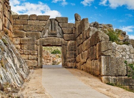 Μυκήνες, η Πύλη των Λεόντων, το σημαντικότερο ανακτορικό κέντρο του μυκηναϊκού πολιτισμού