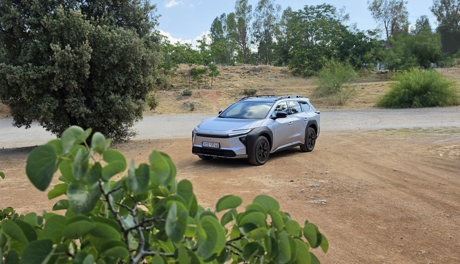 Οδηγούμε το Toyota bZ4x Touring AWD (video)