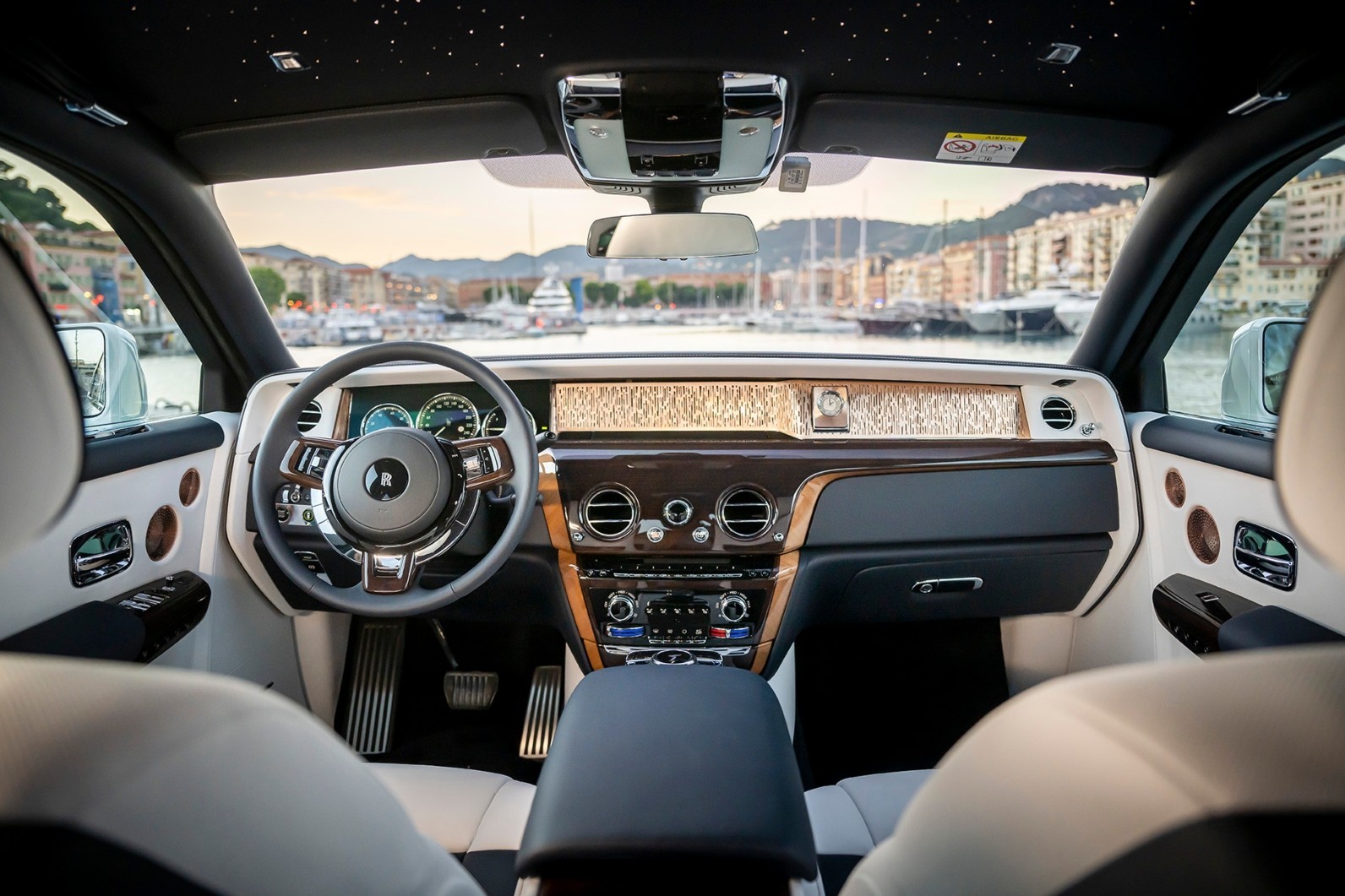 Στο Σεν Τροπέ με Rolls-Royce