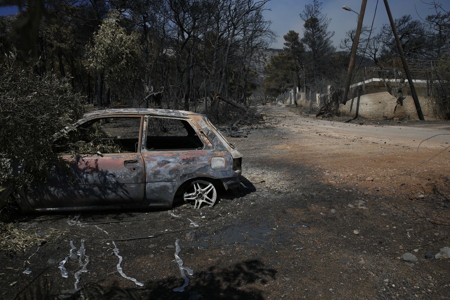 Καμμένο όχημα στο Πόρτο Γερμενό