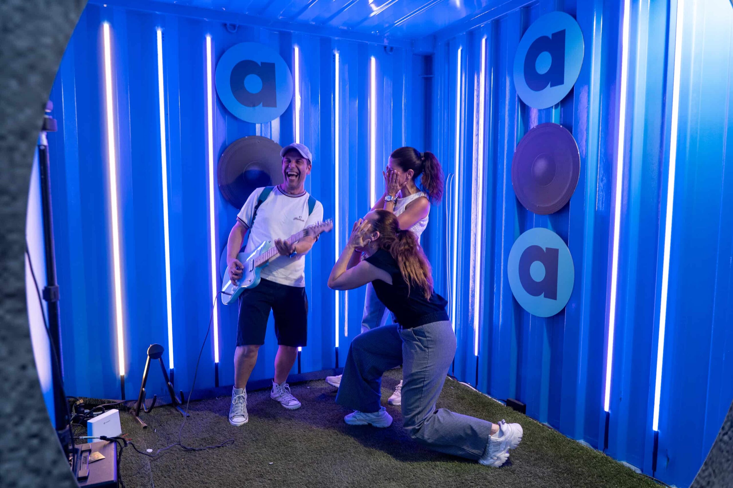 Το ειδικό Karaoke set up και photobooth της Allwyn