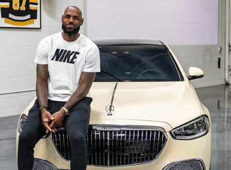 260817133437_Maybach-x-LeBron-James-on-his-car