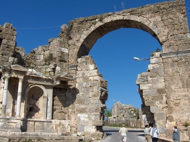 Μία από τις πύλες της πόλης