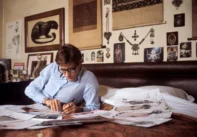 Ο Yves Saint Laurent στην οικία του στο Παρίσι