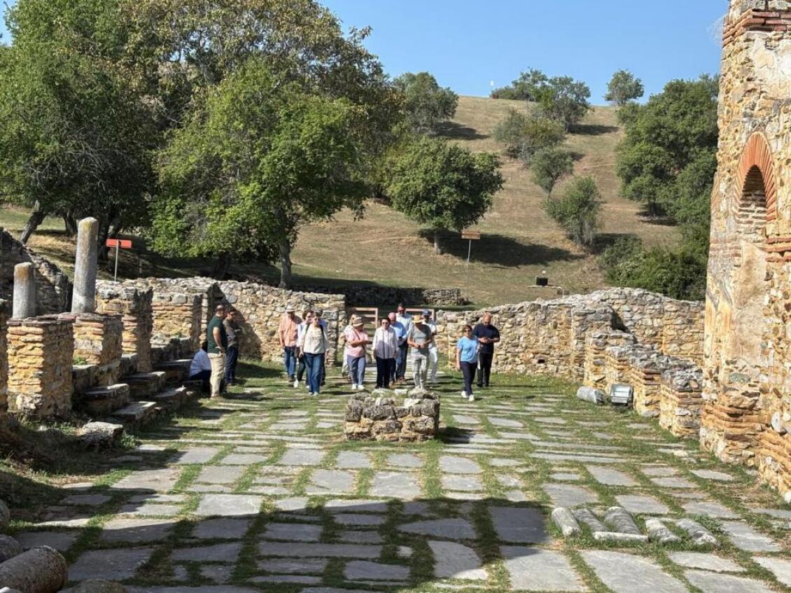 Η υπουργός Πολιτισμού Λίνα Μενδώνη σε επίσκεψη στον Άγιο Αχίλλειο