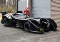 261012102355_batmobile