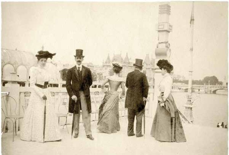 Περίπατος στο Παρίσι, 1900, Αλεξάνδρα Μουτσοπούλου-Μελά και Παύλος Μελάς. Φωτ.: Ναταλία Δραγούμη-Μελά (;)