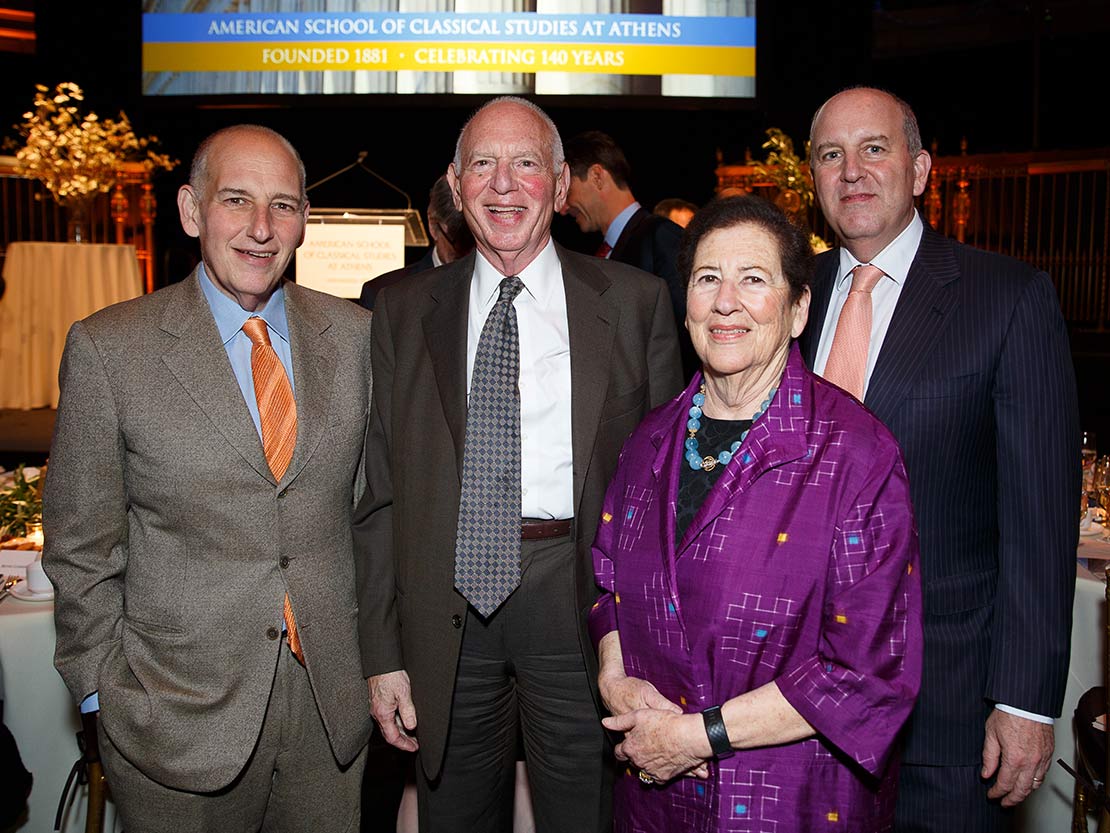 Ολόκληρη η οικογένεια: Daniel, Edward, Betsy, and Jonathan Cohen