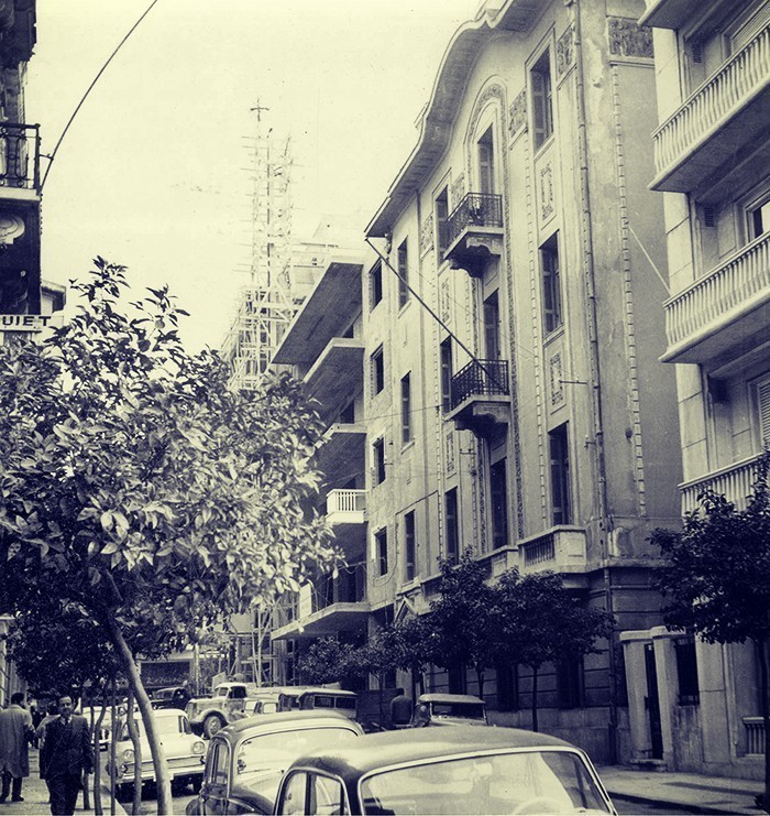 Το κτήριο της οδού Μέρλιν 6 πριν την κατεδάφισή του, όπως ήταν στην περίοδο της Κατοχής