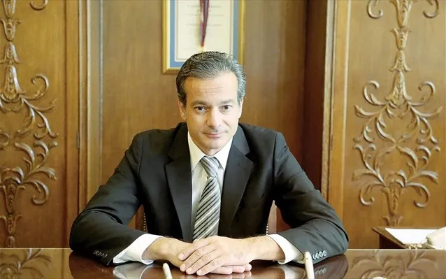 https://www.mononews.gr/wp-content/uploads/webp/2019/01/o-neos-proedros-tou-emporikou-sullogou-athinon-esa-stauros-kafounis.webp
