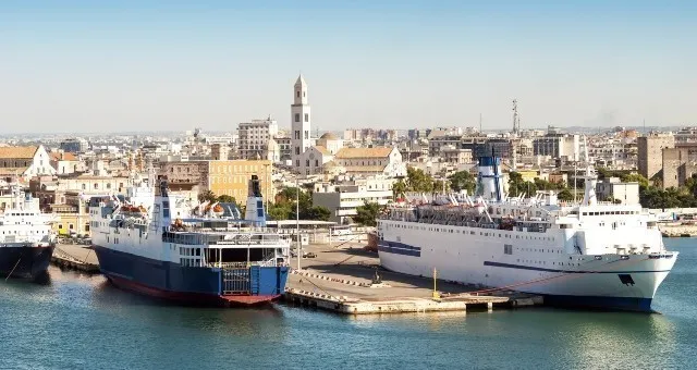 Αναζητούνται 1.100 ναυτικοί για να επανδρώσουν τα επιβατηγά πλοία στην Ιταλία